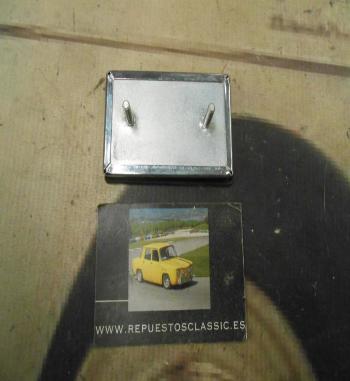 PI347 PI4 CATADIOPTRICO RECTANGULAR CAMION AUTOBUS REMOLQUE CARAVANA TRACTOR COLOR BLANCO MEDIDA 75x75mm DE TORNILLO A TORNILLO 