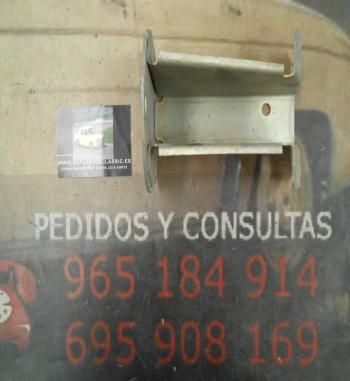 SP22 SOPORTE PARAGOLPES SEAT 131 TRASERO DERECHO