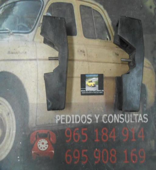 MAS18 JUEGO 2 MASCOTAS GOMA PARAGOLPES RENAULT 12
