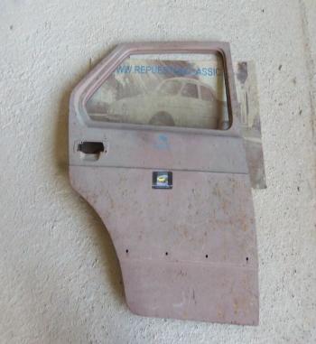 P2-16 PUERTA TRASERA DERECHA SEAT 127 2ª SERIE CODIGO HE ORIGINAL SEAT