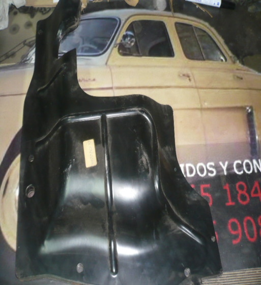 PROTECTOR IZQUIERDO MOTOR	SEAT 850 COUPE