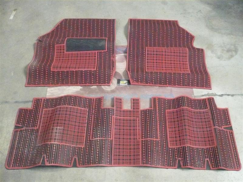 ALF40 ALFOMBRA SEAT RONDA 3 PIEZAS COLOR ROJAS Y NEGRAS