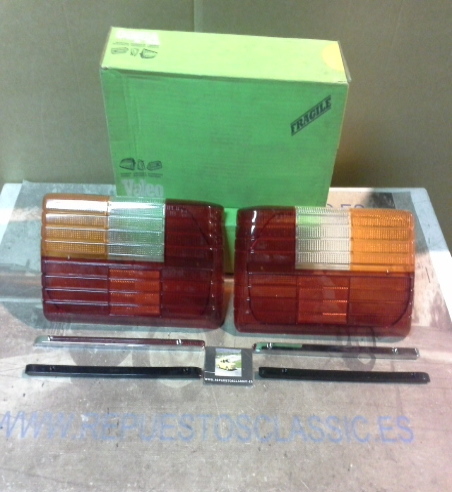 IC201P4 JUEGO TULIPAS PILOTOS TRASEROS CITROEN LNA, PEUGEOT 104, VALEO 082265/082266