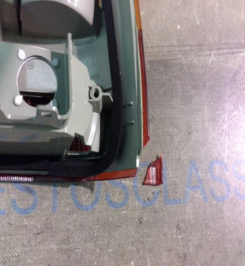 IOP09* PILOTO TRASERO IZQUIERDO OPEL VECTRA A 88->95 5p. VALEO 084583 (CON GOLPE PARTE INFERIOR)