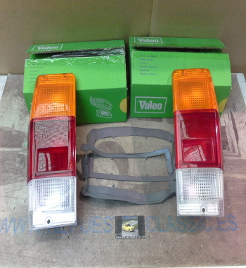 INI09+PV4N2 JUEGO PILOTOS TRASEROS NISSAN VANETTE 85->95, VALEO 065720/065729 (SIN PORTABOMBILLAS)