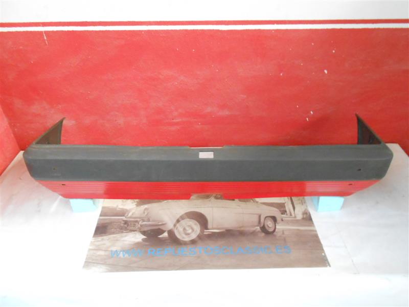 J16-6 PARAGOLPES TRASERO SEAT PANDA COLOR NEGRO-ROJO