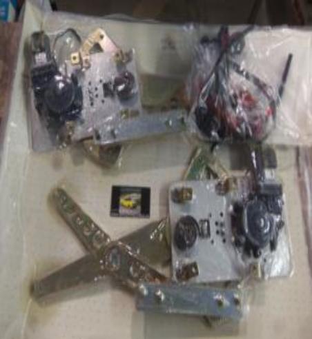 TA20 P4 JUEGO ELEVALUNAS ELECTRICOS TOYOTA COROLLA SEDAN PUERTAS DELANTERAS 8/87>8/92 INCLUYE KIT DE INSTALACION COMPLETO