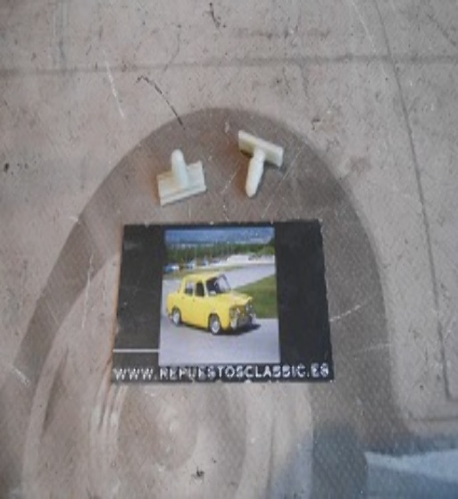 GR132 GRAPA PARAGOLPES PEUGEOT 205