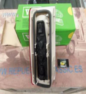 85781 PV2N2 PILOTO TRASERO DERECHO CITROEN JUMPY 6-94>12-06 PEUGEOT EXPERT 10-95>1-07  VALEO CON PORTALAMPARAS