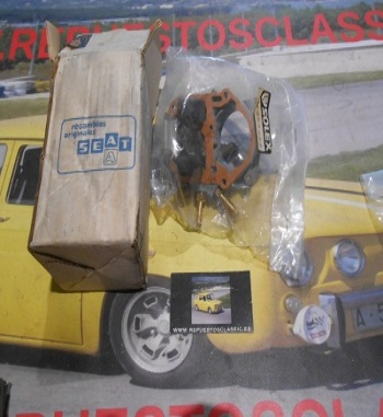 CD04 TAPA CARBURADOR SOLEX 30, 32 DI SEAT 127 CON AGUJA Y BOYA ORIGINAL SEAT