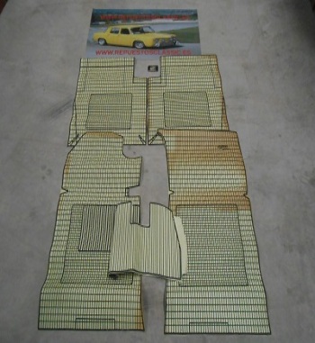 24 ALFOMBRAS PEUGEOT 504 COLOR AMARILLO GOMA ANTIGUO STOCK