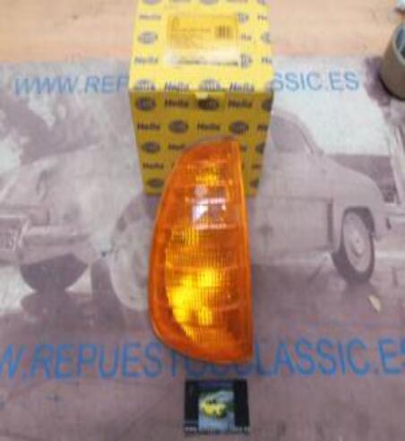 2BA003110021 PH3N2 PILOTO DELANTERO DERECHO MERCEDES W123 HELLA  CON PORTALAMPARAS