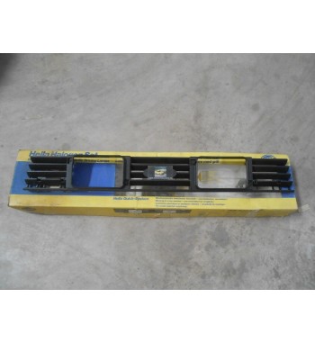RJ84** P1 REJILLA CON ALOJAMIENTO PARA ANTINIEBLAS FORD FIESTA MK1 HELLA