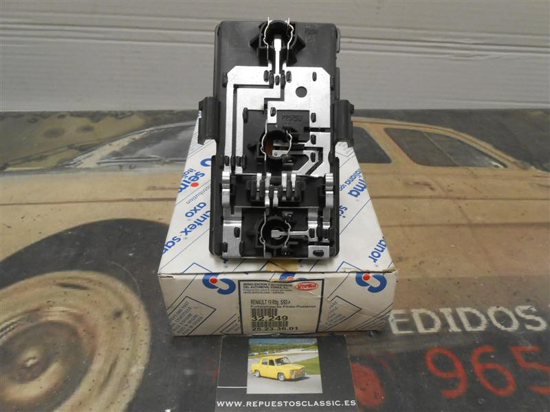 032249 P6 PORTALAMPARAS YORKA TRASERO RENAULT 19 92 -->