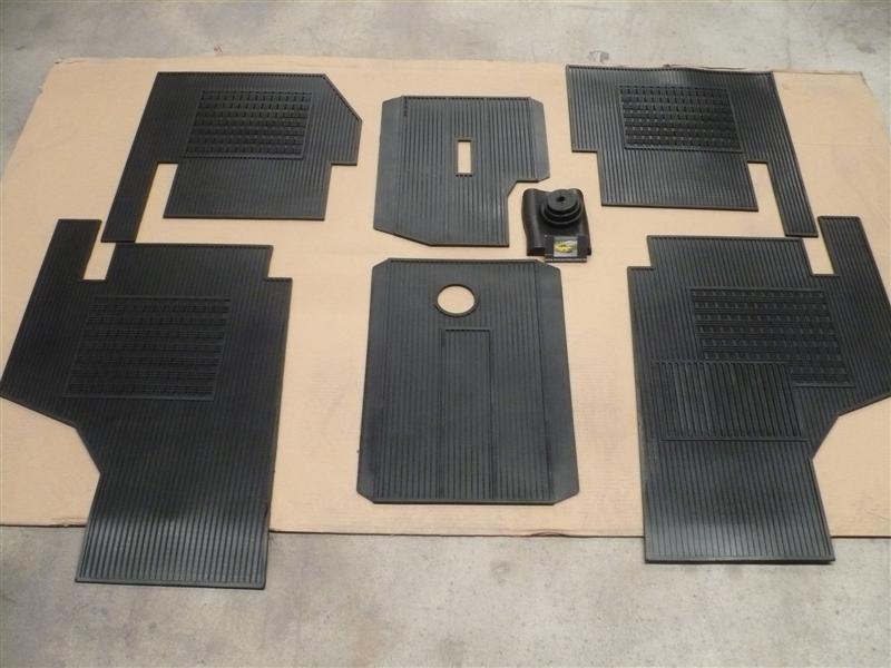 JUEGO ALFOMBRAS 6 PIEZAS SEAT 600 MAS FUELLE PALANCA CAMBIOS