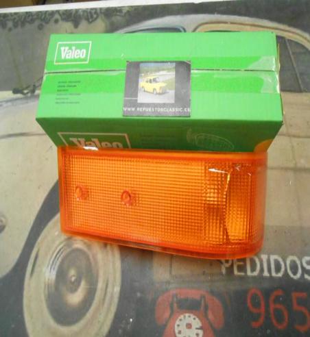 061208 PI3 PILOTO INTERMITENTE AMBAR DELANTERO DERECHO VALEO NISSAN TRADE ->94 CON PORTABOMBILLAS