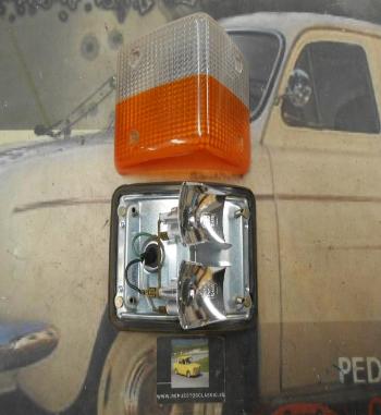 PI119 PI4 PILOTO DELANTERO DERECHO CAMION BARREIROS  DODGE RENAULT AMBAR/BLANCO REFERENCIA 1429910068