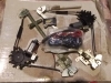 KM01P7 JUEGO ELEVALUNAS ELECTRICOS KIA SEPHIA PUERTAS DELANTERAS INCLUYE KIT DE INSTALACION COMPLETO