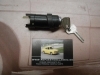 CM23 CERRADURA CON PULSADOR MALETERO SEAT 131 CON LLAVES