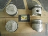 57 JUEGO PISTONES CON SEGMENTOS RENAULT 65 mm  MOTOR 956 cc. CON DOBLE DEFLECTOR