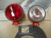 PI256 PI4 JUEGO 2 PILOTOS METALICOS REDONDO LUZ POSICION COLOR ROJO/BLANCO CAMION AUTOBUS CLASICO MEDIDA 90x64mm MODELO YORCA 01